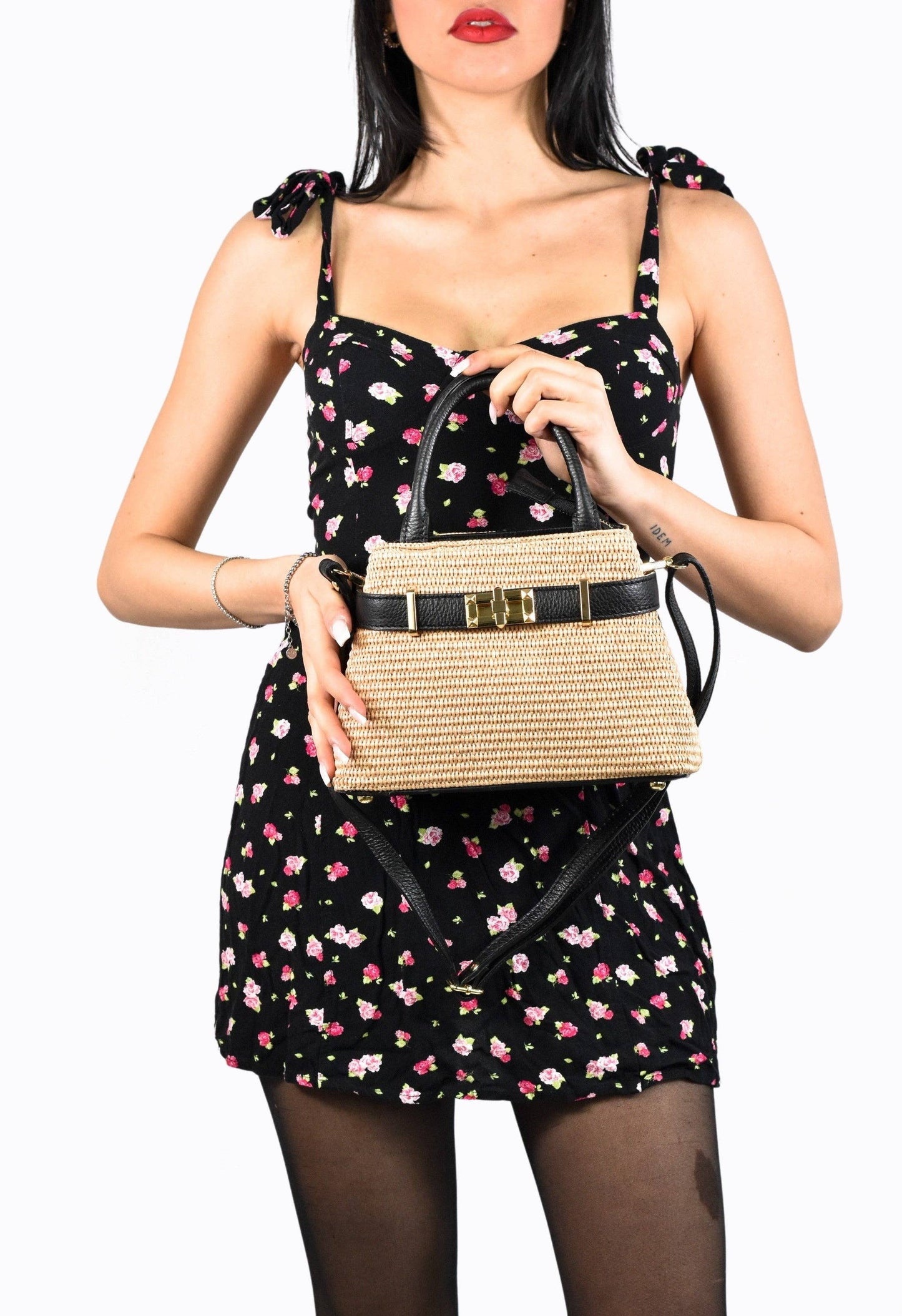 Shoulder Bag in Black Leather and Raffia