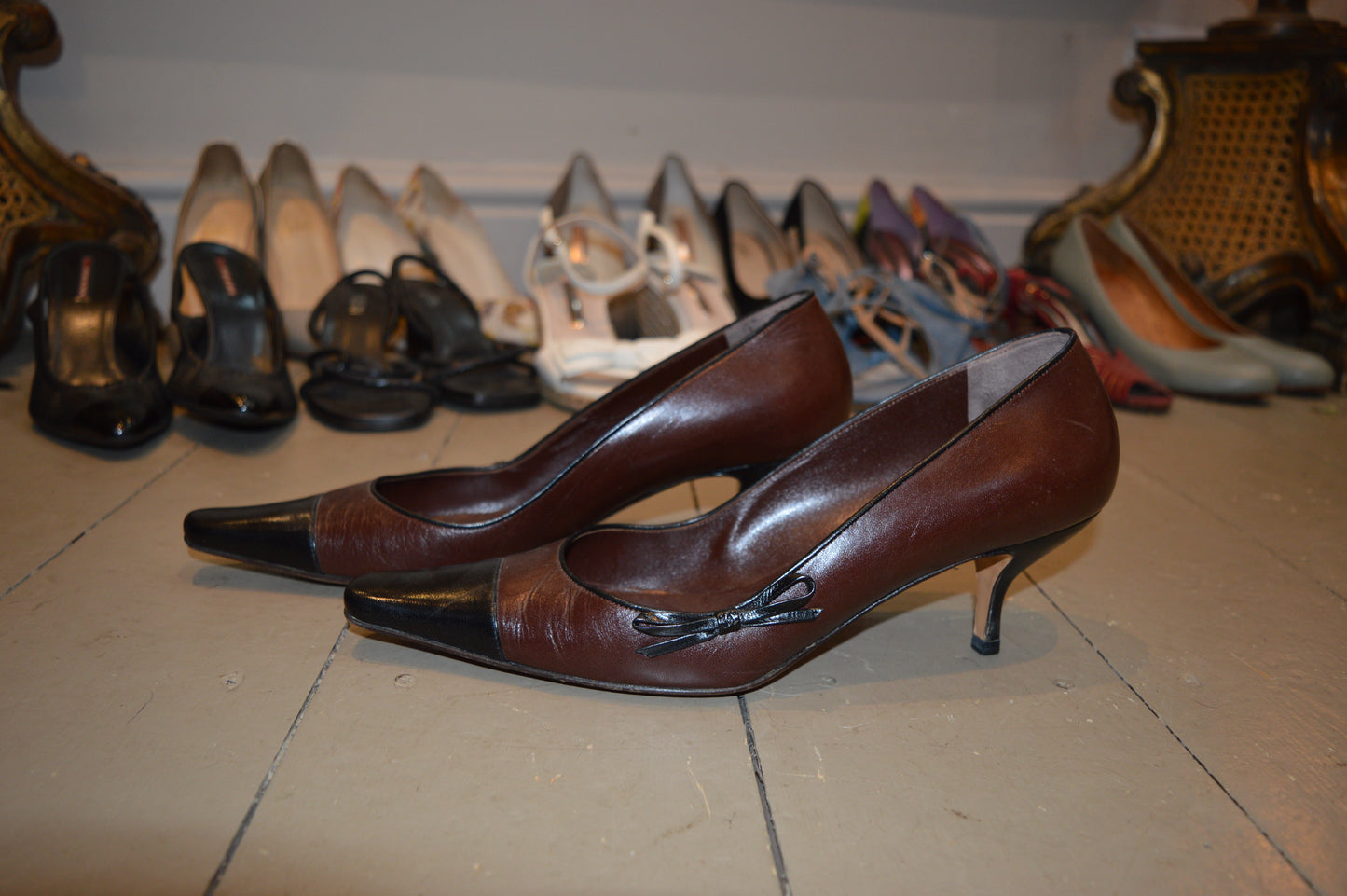 Vintage Chanel brown leather kitten heels