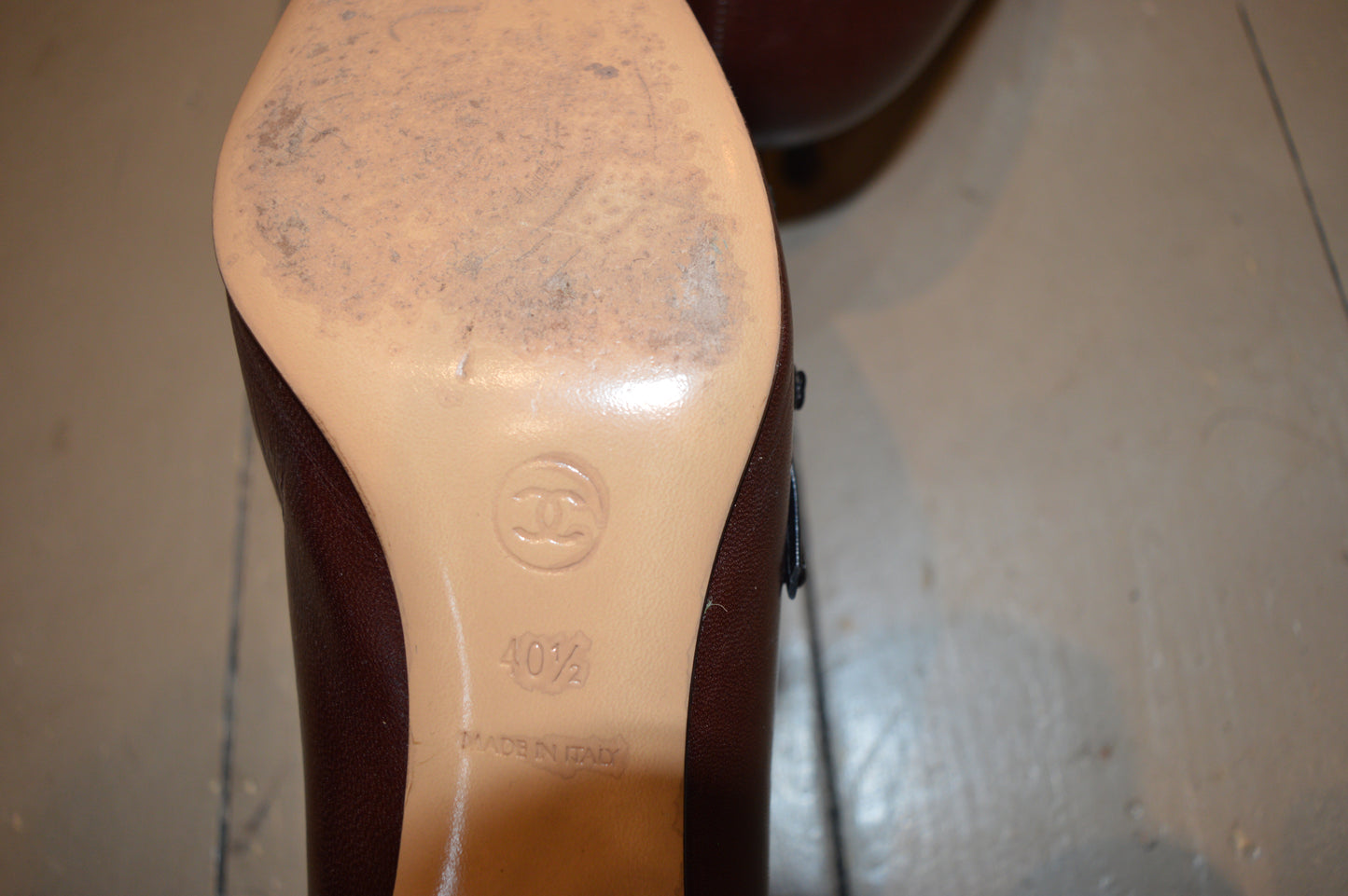 Vintage Chanel brown leather kitten heels